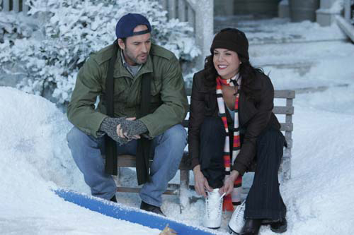 luke-lorelai-gilmore-girls-13-questionable-morals